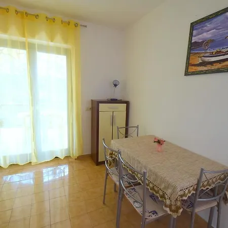 Apartment Matea Krk Town