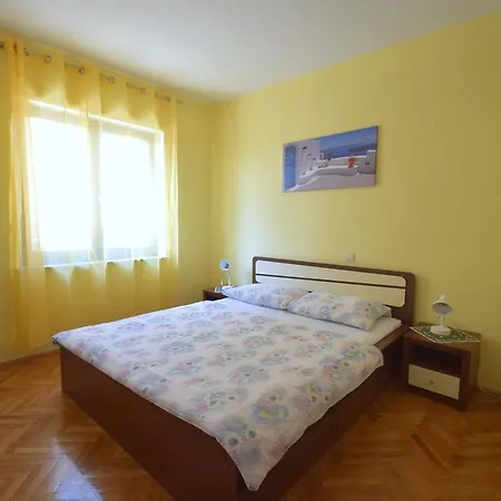 Apartment Matea Krk Town