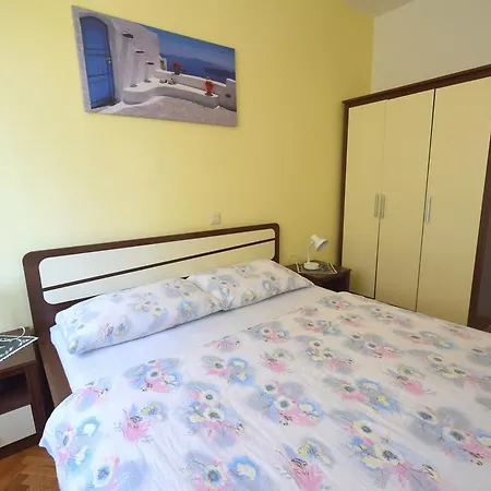 Matea Apartment Krk Town