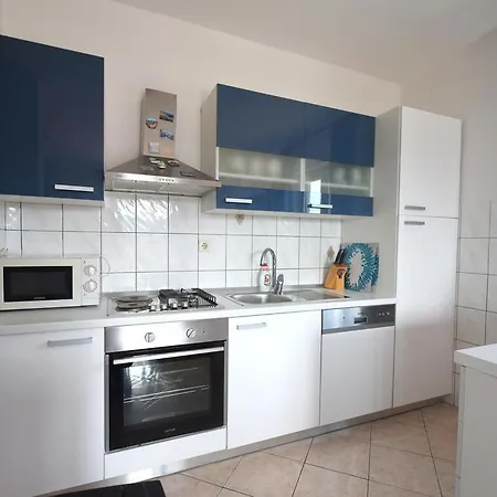 Apartment Matea Krk Town